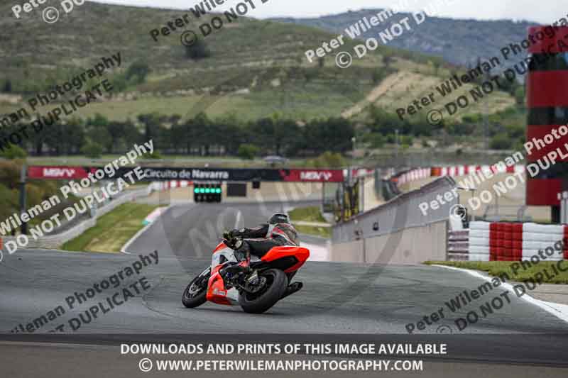 cadwell no limits trackday;cadwell park;cadwell park photographs;cadwell trackday photographs;enduro digital images;event digital images;eventdigitalimages;navarra;no limits trackdays;peter wileman photography;racing digital images;trackday digital images;trackday photos